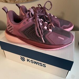 Tennis shoes for tennis 🎾